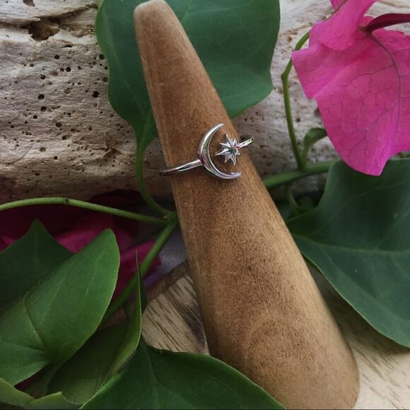 Sterling Silver Moon and Star Toe Ring - Picture 3 of 5